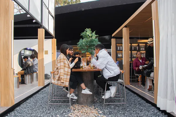 Salón Terraza Bar Kintsugi - Expodeco 2024 - Imagen 10